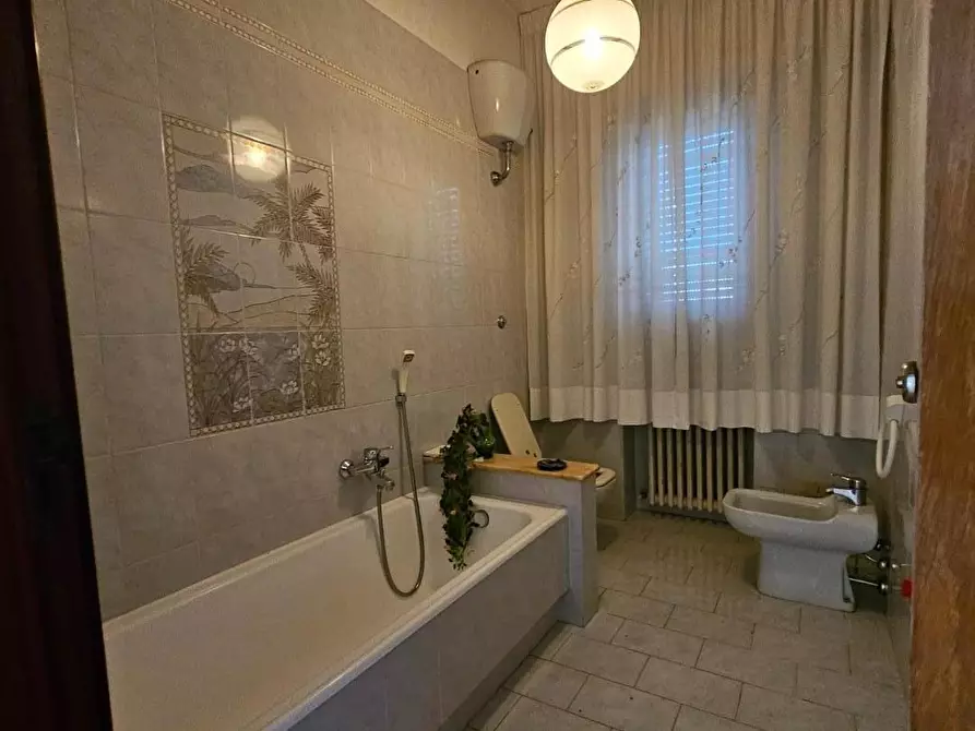 Immagine 13 di Villa in vendita  a Cascina