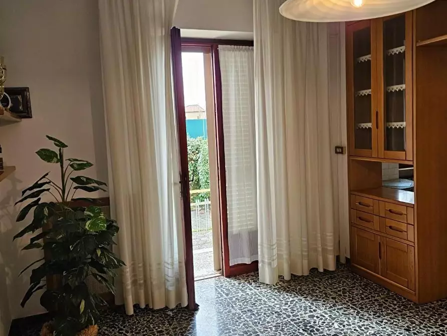 Immagine 23 di Villa in vendita  a Cascina