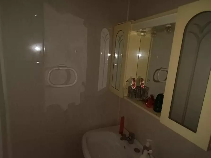 Immagine 4 di Appartamento in vendita  a Carrara