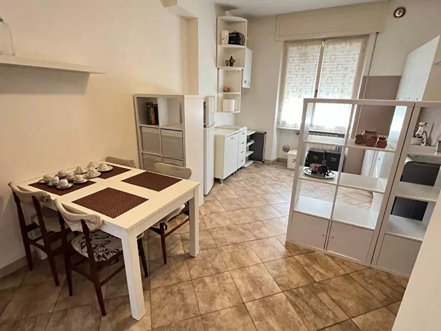 Immagine 3 di Appartamento in vendita  a Massa