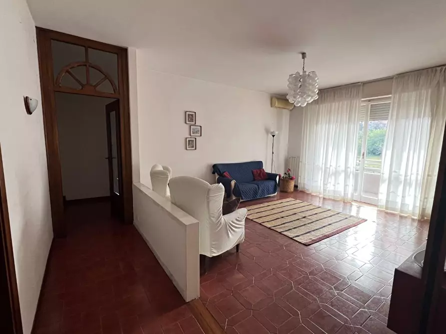 Immagine 6 di Appartamento in vendita  a Massa