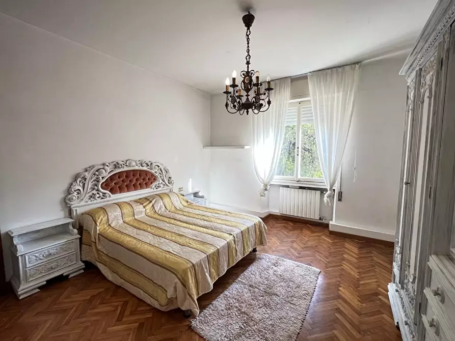 Immagine 19 di Appartamento in vendita  a Massa