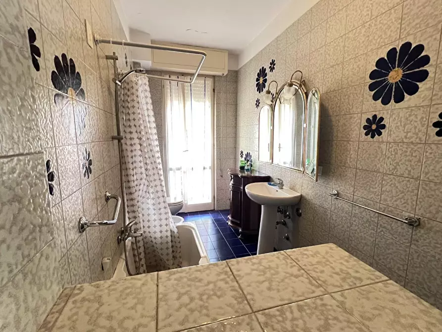 Immagine 23 di Appartamento in vendita  a Massa