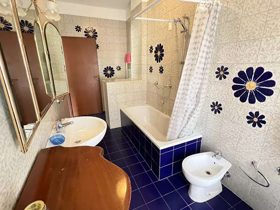 Immagine 27 di Appartamento in vendita  a Massa