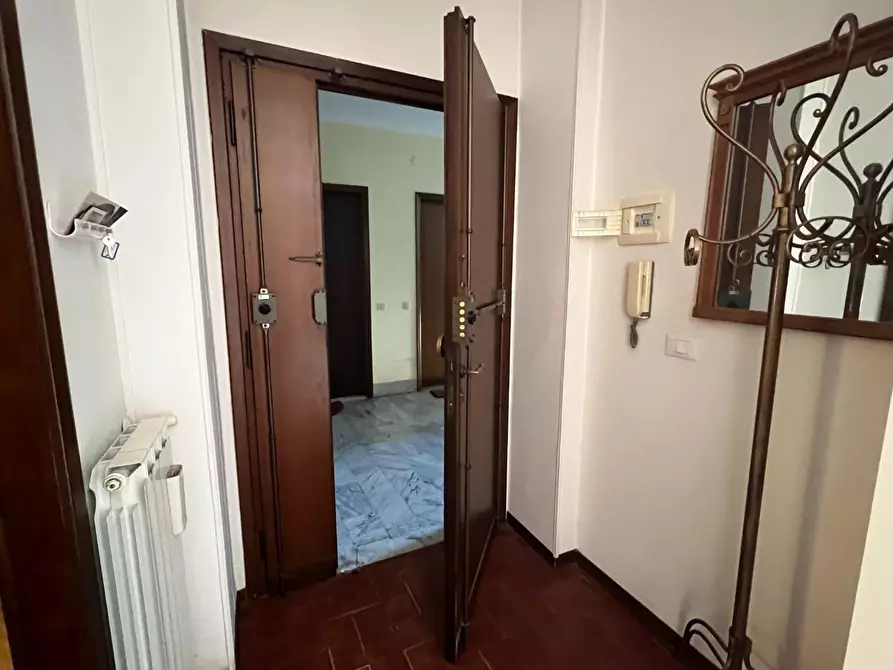 Immagine 1 di Appartamento in vendita  a Massa