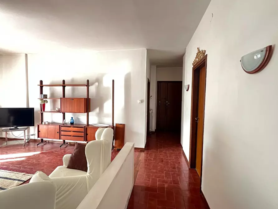 Immagine 14 di Appartamento in vendita  a Massa