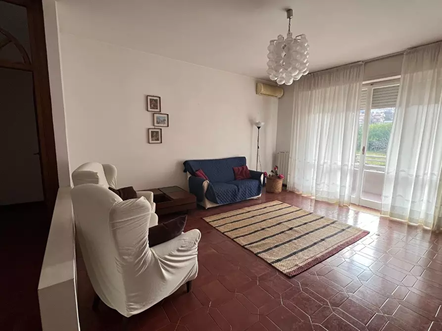 Immagine 7 di Appartamento in vendita  a Massa