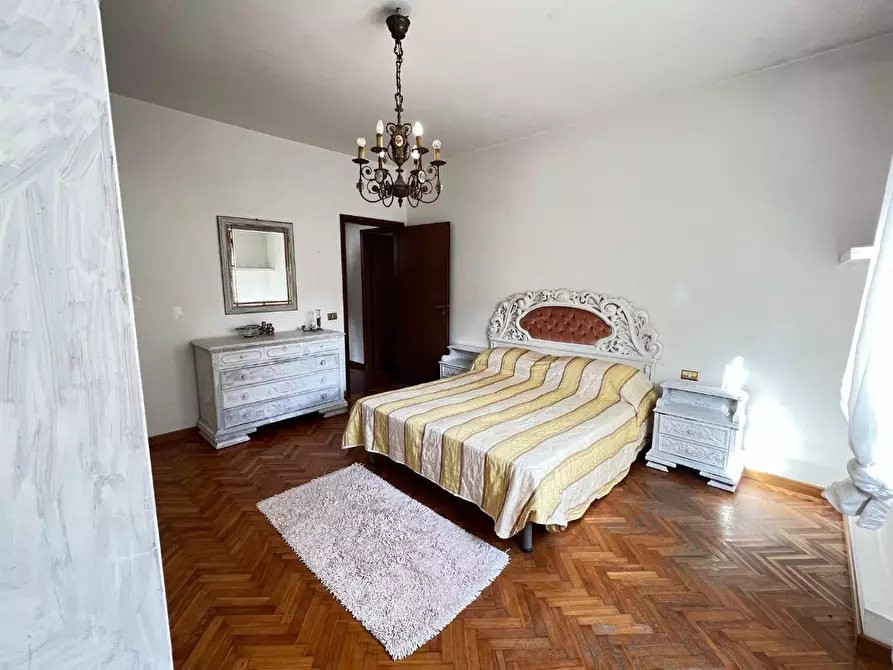 Immagine 20 di Appartamento in vendita  a Massa