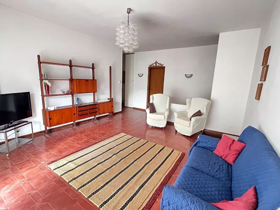 Immagine 10 di Appartamento in vendita  a Massa