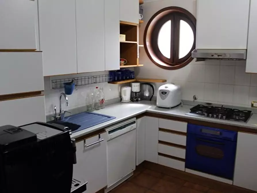 Immagine 10 di Casa bifamiliare in vendita  a Massa