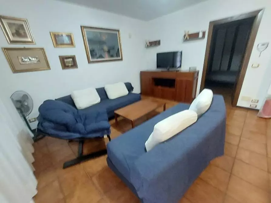 Immagine 13 di Casa bifamiliare in vendita  a Massa