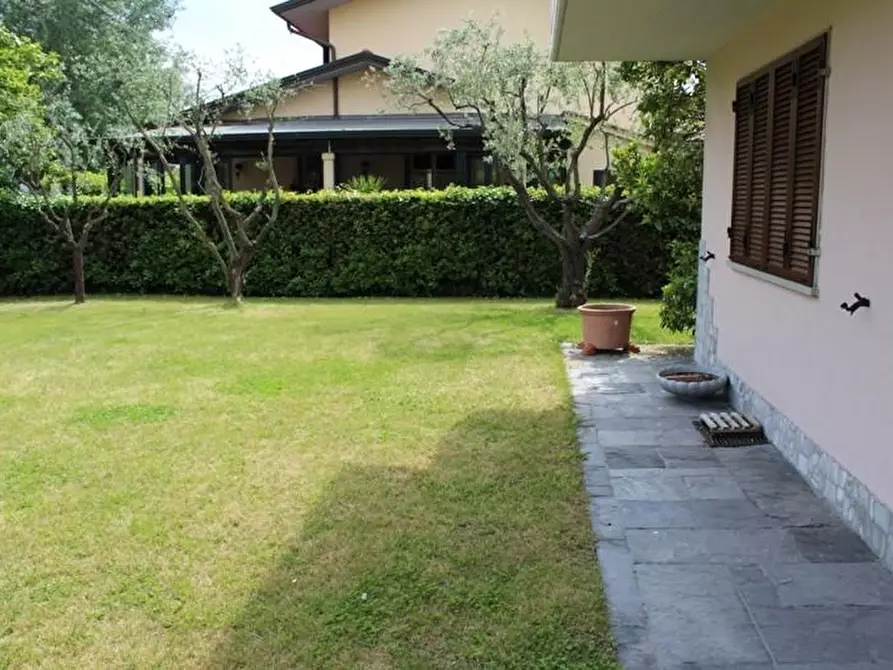 Immagine 5 di Casa bifamiliare in vendita  a Massa