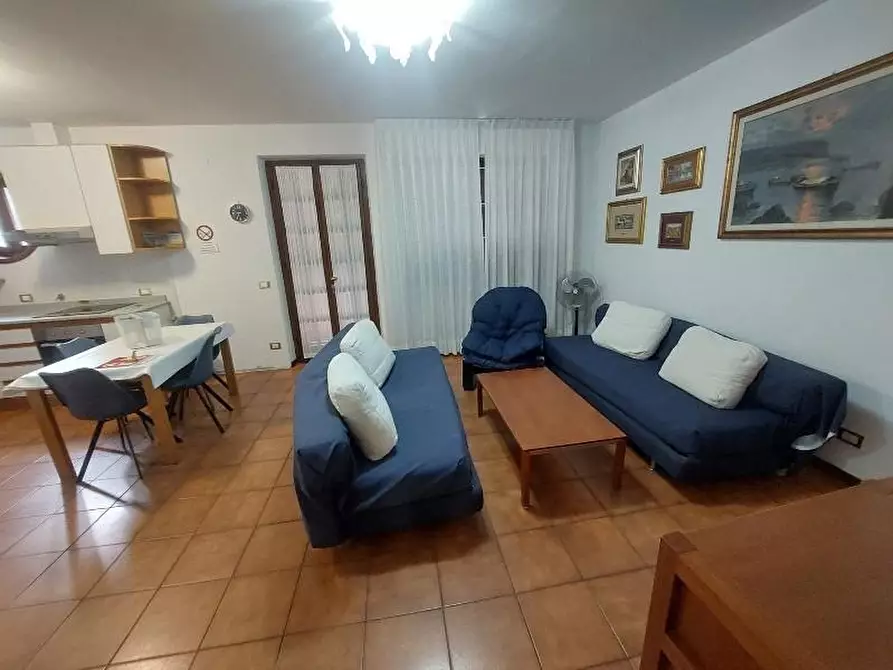 Immagine 12 di Casa bifamiliare in vendita  a Massa