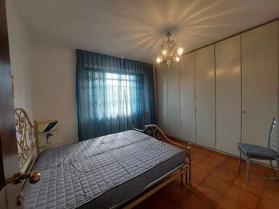 Immagine 18 di Casa bifamiliare in vendita  a Massa