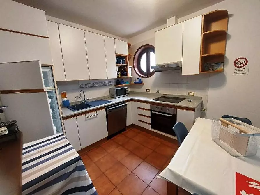 Immagine 9 di Casa bifamiliare in vendita  a Massa