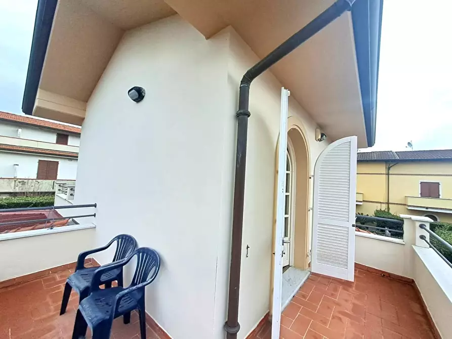 Immagine 27 di Villa in affitto  a Montignoso