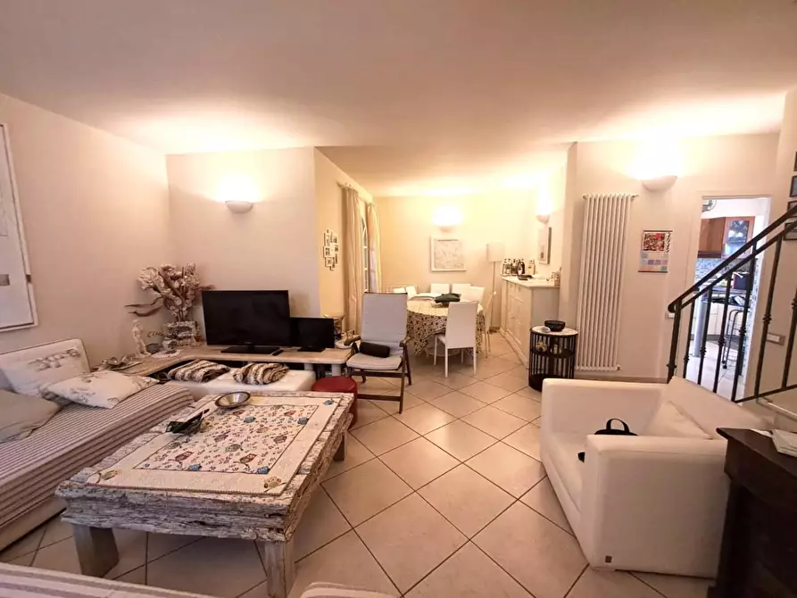 Immagine 3 di Villa in affitto  a Montignoso