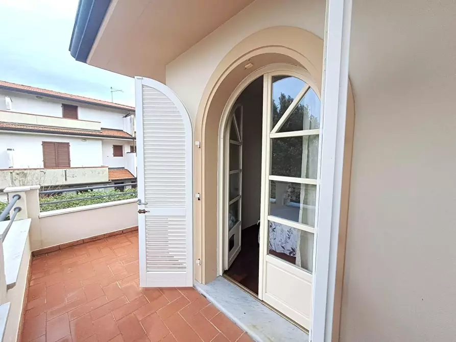 Immagine 25 di Villa in affitto  a Montignoso