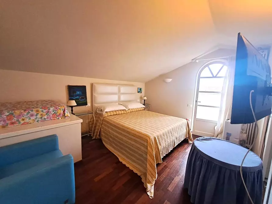 Immagine 19 di Villa in affitto  a Montignoso