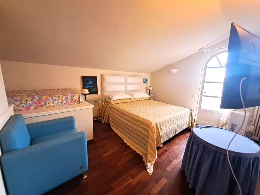 Immagine 17 di Villa in affitto  a Montignoso