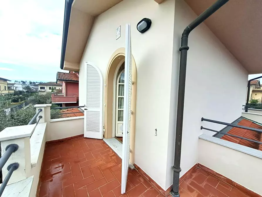 Immagine 24 di Villa in affitto  a Montignoso