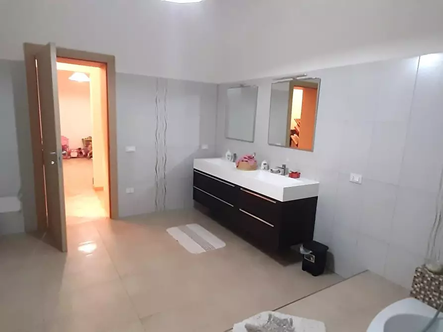 Immagine 10 di Villetta a schiera in vendita  a Rosignano Marittimo