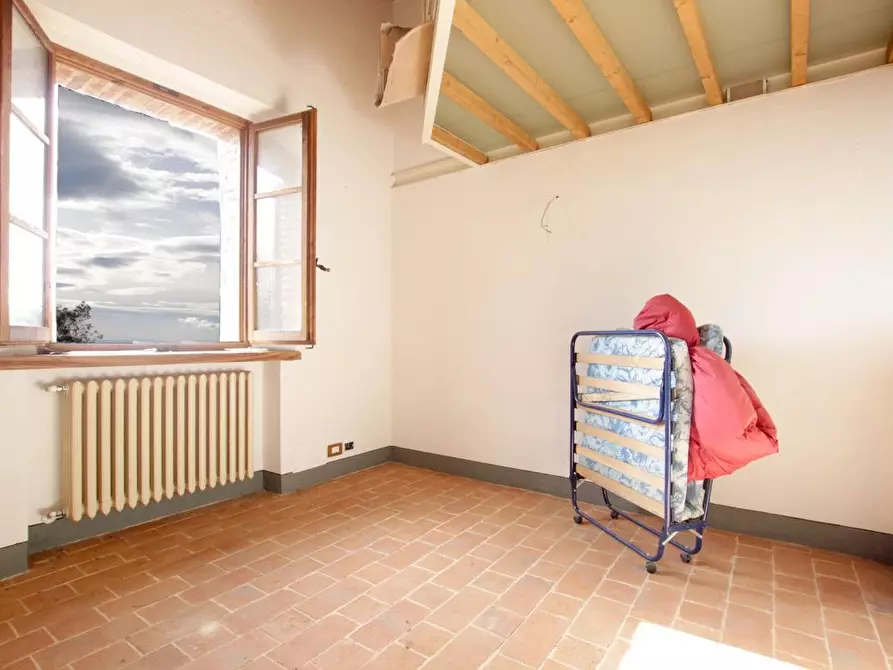 Immagine 9 di Casa colonica in vendita  a Murlo