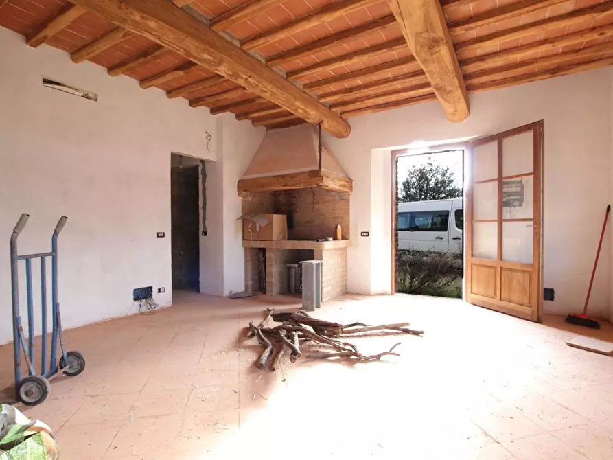 Immagine 12 di Casa colonica in vendita  a Murlo