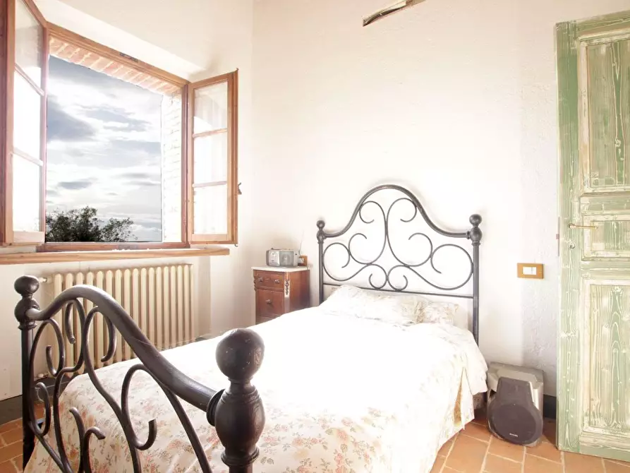 Immagine 8 di Casa colonica in vendita  a Murlo