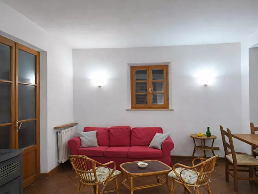 Immagine 10 di Casa colonica in vendita  a Torrita Di Siena