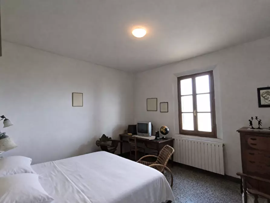 Immagine 19 di Casa colonica in vendita  a Torrita Di Siena