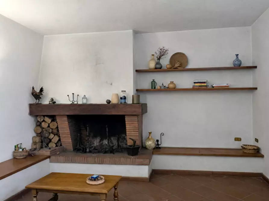 Immagine 12 di Casa colonica in vendita  a Torrita Di Siena