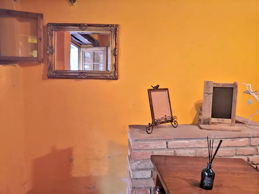 Immagine 22 di Palazzo in vendita  a Montalcino