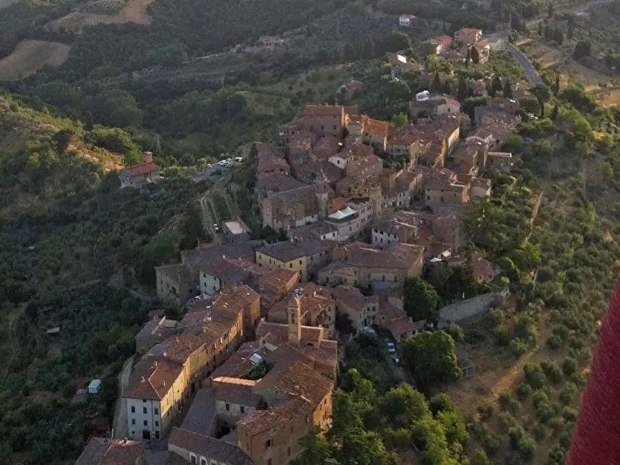 Immagine 5 di Palazzo in vendita  a Montalcino