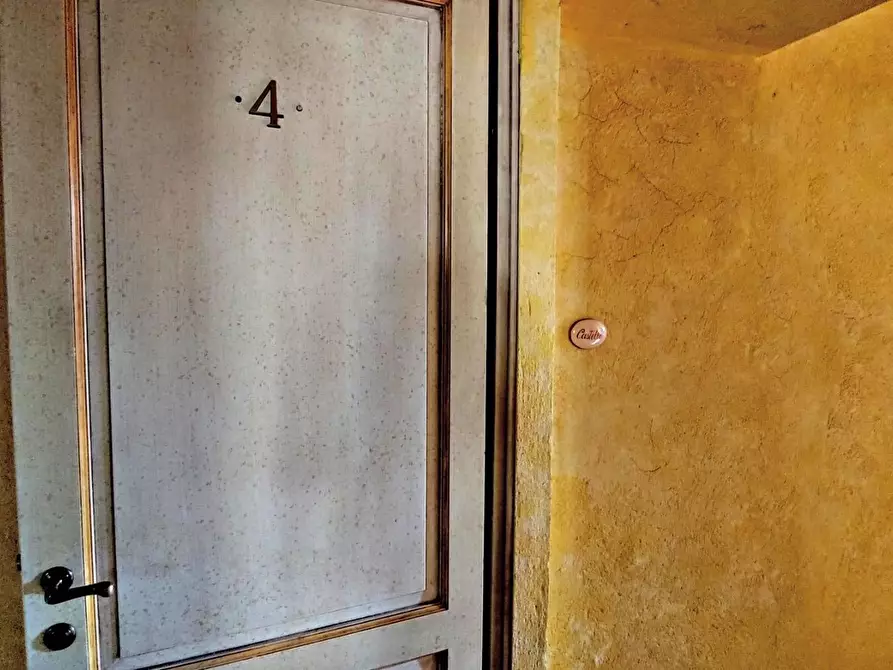 Immagine 36 di Palazzo in vendita  a Montalcino