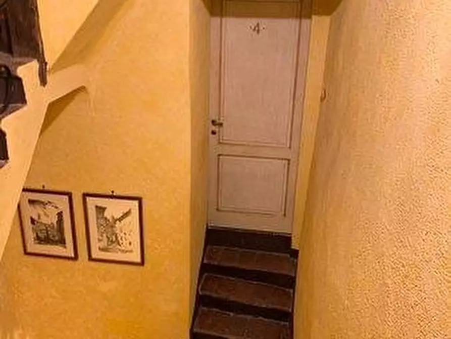 Immagine 28 di Palazzo in vendita  a Montalcino
