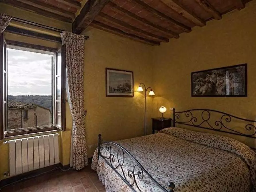 Immagine 39 di Palazzo in vendita  a Montalcino