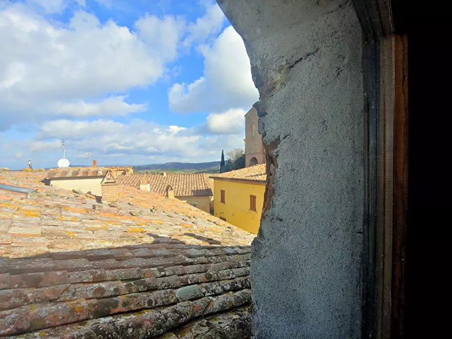 Immagine 9 di Palazzo in vendita  a Montalcino