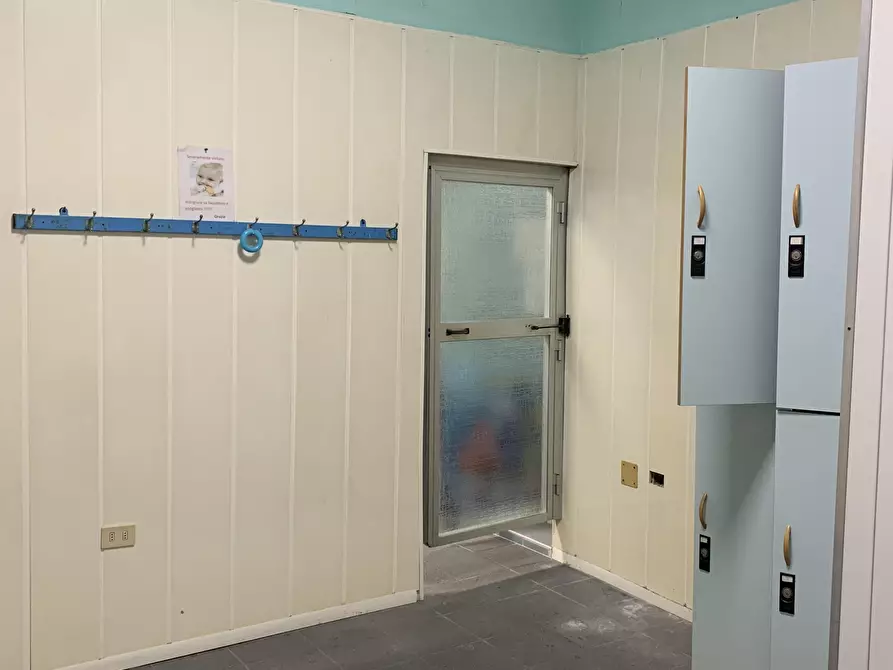 Immagine 7 di Locale commerciale in vendita  a Torino