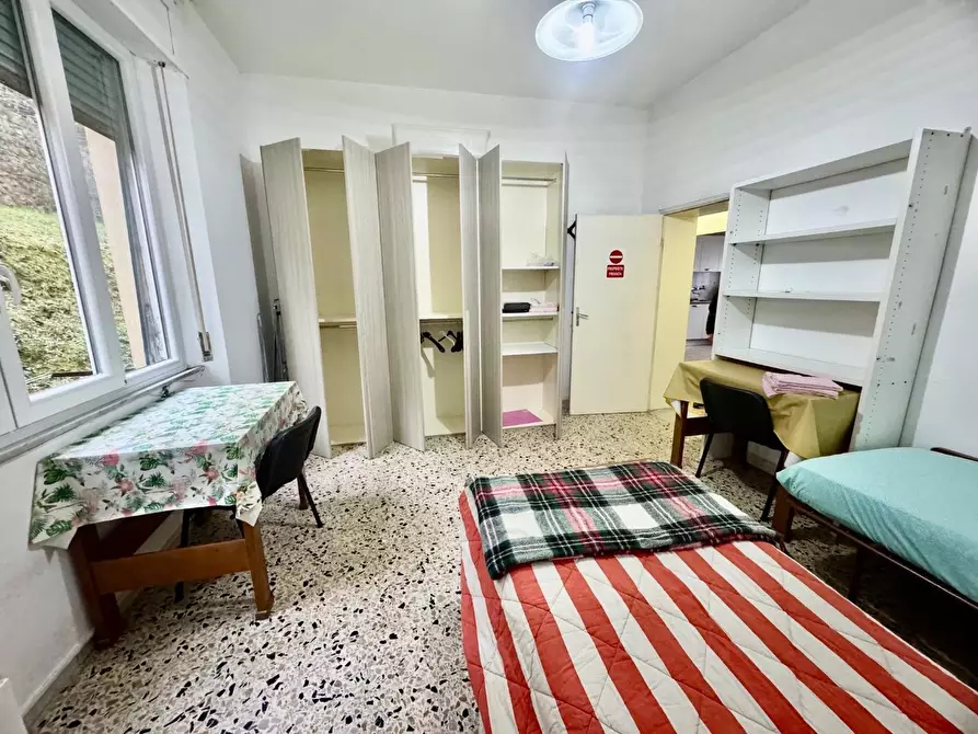 Immagine 12 di Appartamento in vendita  a Siena
