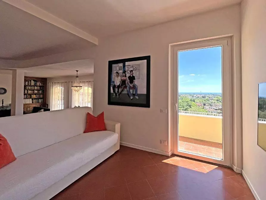 Immagine 22 di Villa in vendita  a Castelnuovo Magra