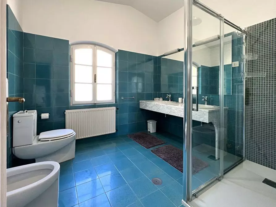 Immagine 15 di Villa in vendita  a Castelnuovo Magra