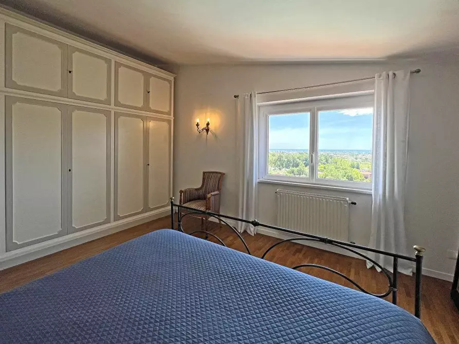 Immagine 14 di Villa in vendita  a Castelnuovo Magra