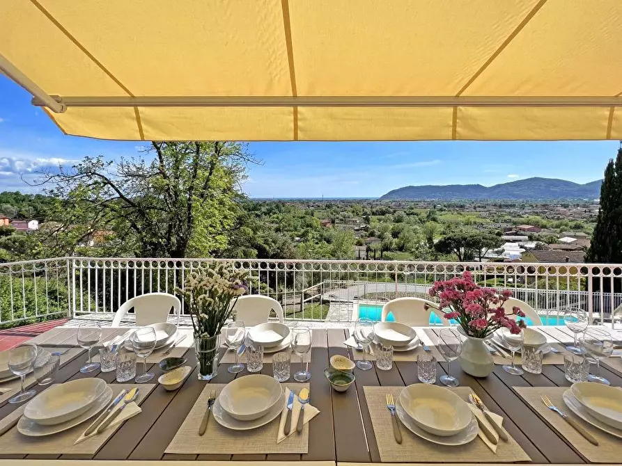 Immagine 7 di Villa in vendita  a Castelnuovo Magra