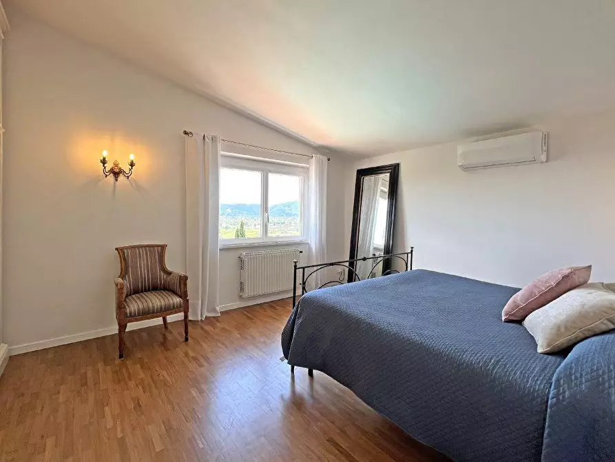 Immagine 13 di Villa in vendita  a Castelnuovo Magra