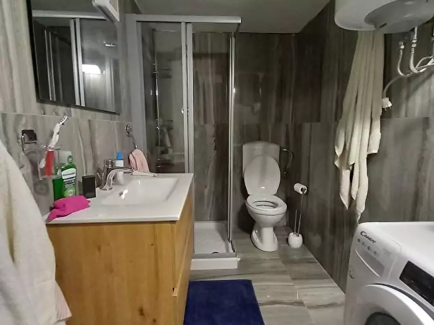 Immagine 12 di Appartamento in vendita  a Montignoso