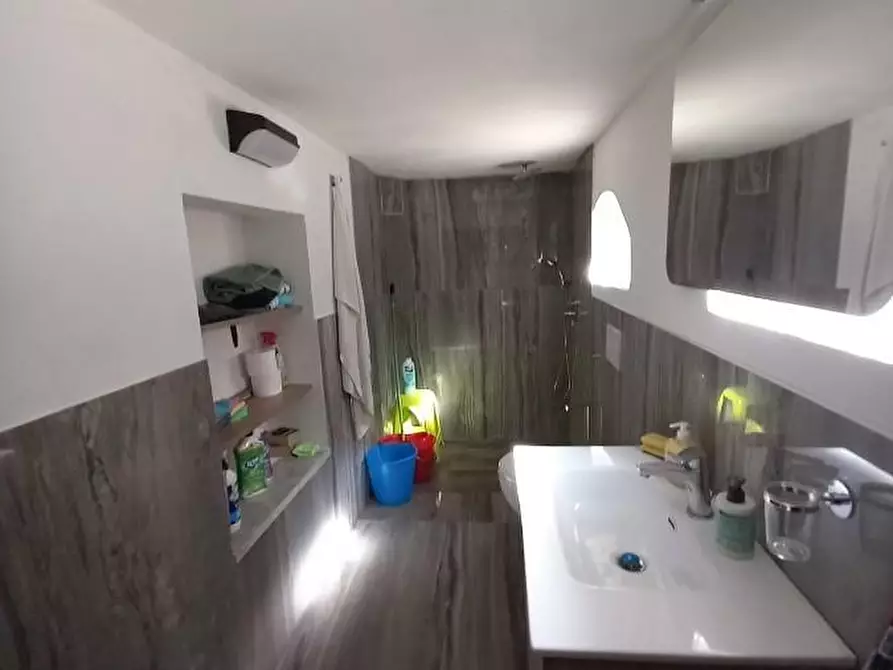 Immagine 17 di Appartamento in vendita  a Montignoso