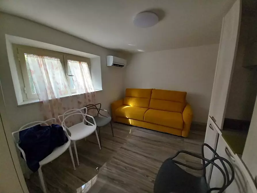 Immagine 8 di Appartamento in vendita  a Montignoso