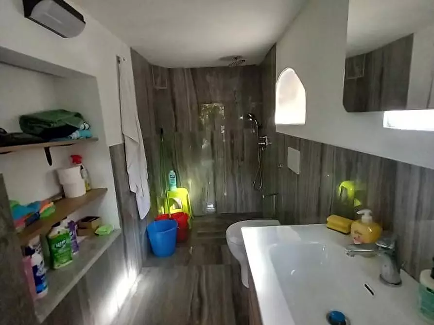 Immagine 18 di Appartamento in vendita  a Montignoso