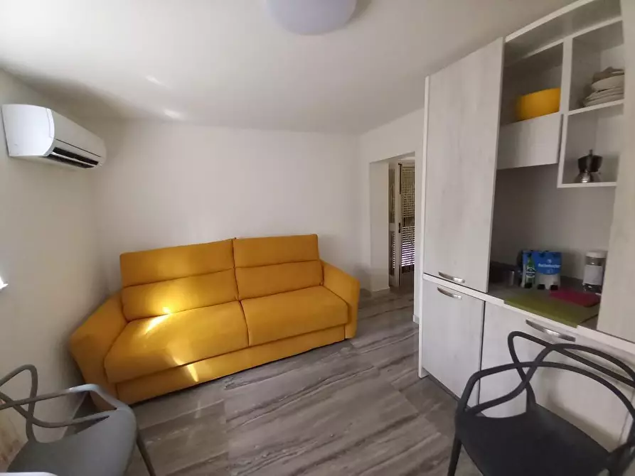 Immagine 7 di Appartamento in vendita  a Montignoso